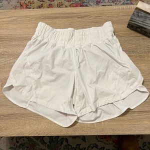 Lululemon track that mod rise short